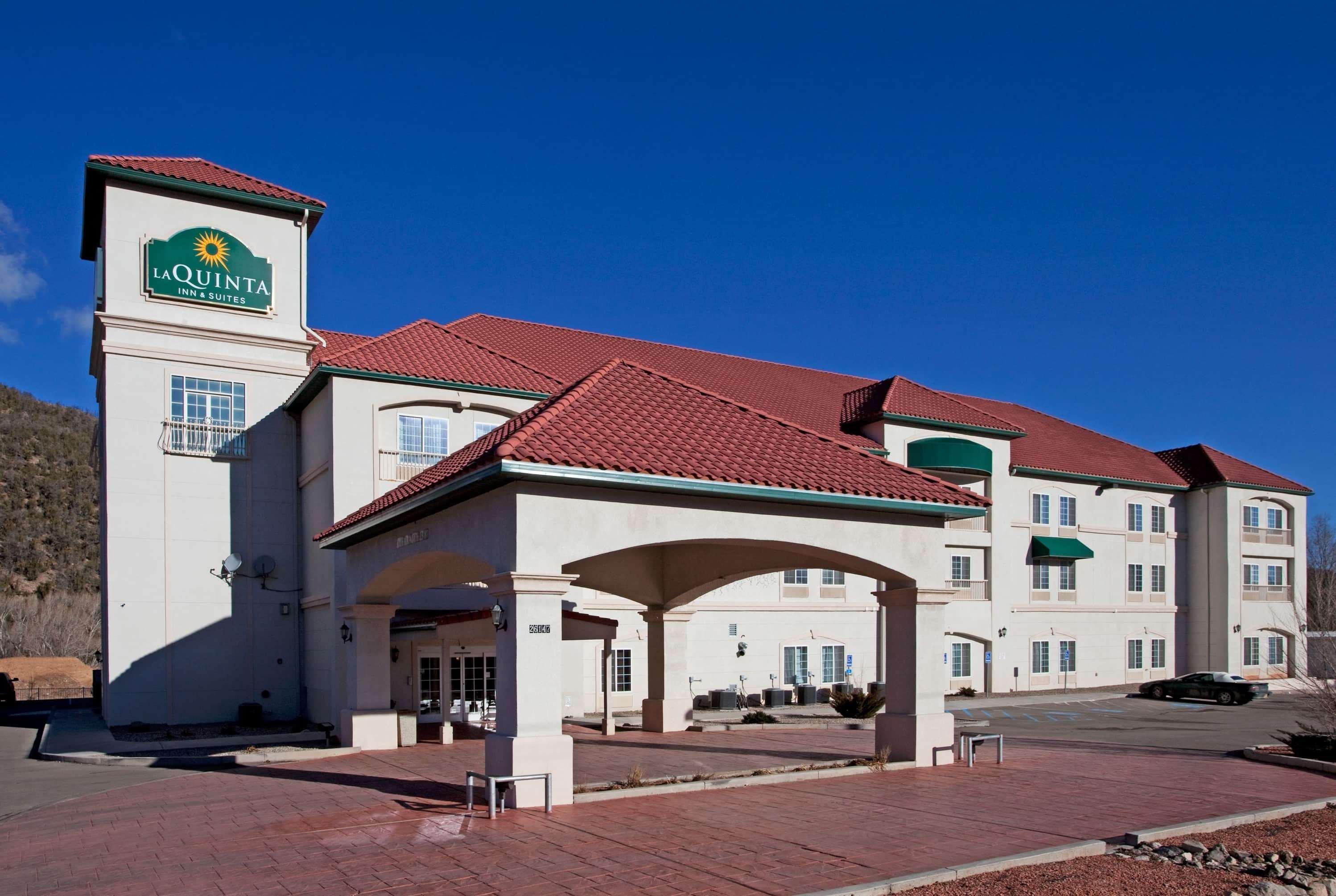 فندق لا كوينتا إن آند سويتس باي ويندام ريودوسو داونز Ruidoso Downs المظهر الخارجي الصورة