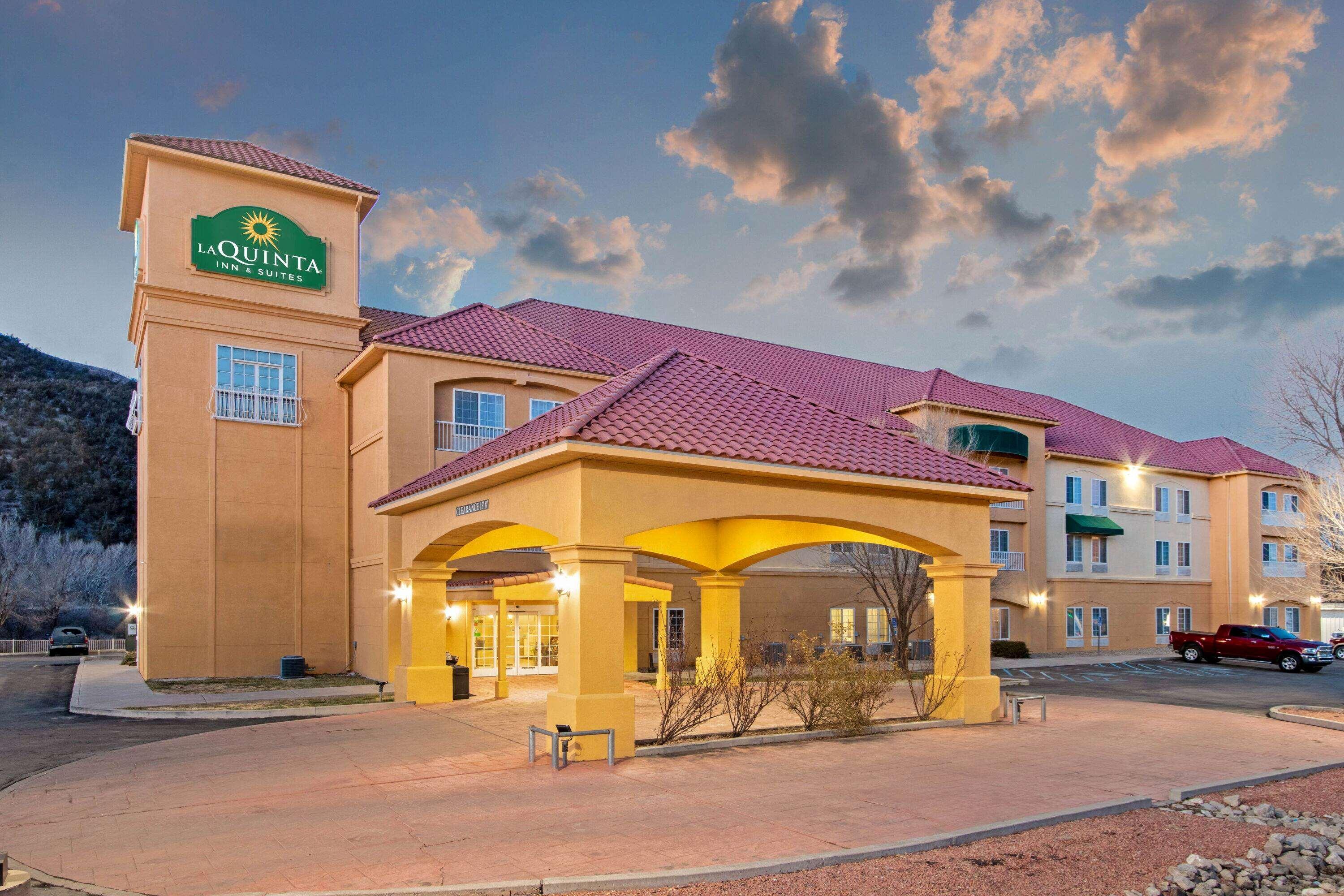 فندق لا كوينتا إن آند سويتس باي ويندام ريودوسو داونز Ruidoso Downs المظهر الخارجي الصورة