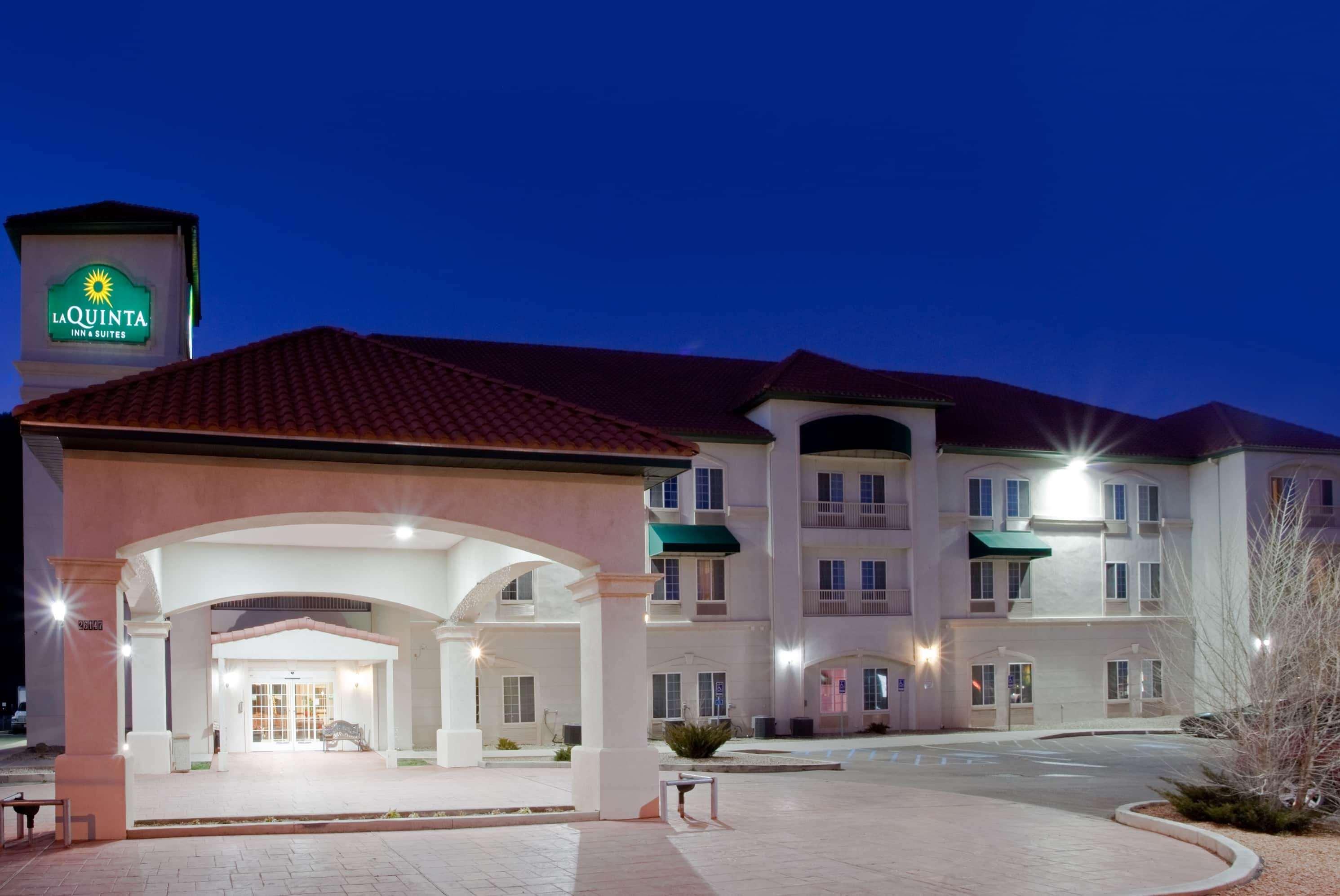 فندق لا كوينتا إن آند سويتس باي ويندام ريودوسو داونز Ruidoso Downs المظهر الخارجي الصورة